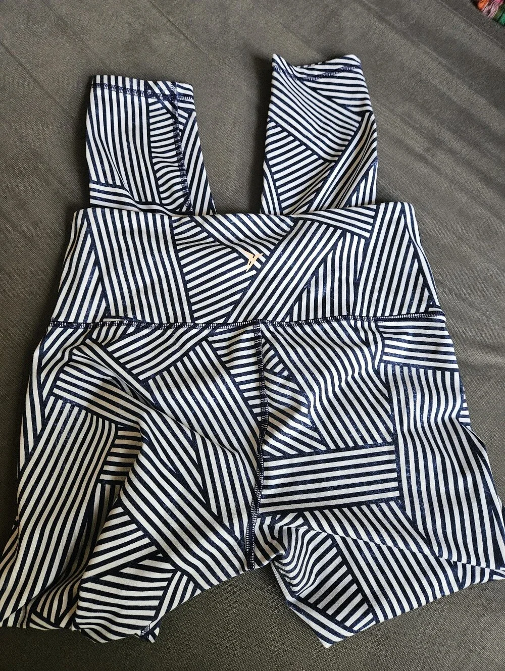 Old Navy Active Navy and White Striped Leggings